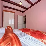 Beachfront House Dalmatino Trogir With Pool On Ciovo Vila Trogir