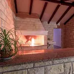 Beachfront House Dalmatino Trogir With Pool On Ciovo Vila *