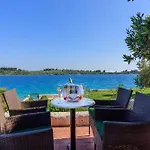 Beachfront House Dalmatino Trogir With Pool On Ciovo Vila Trogir