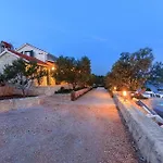 Beachfront House Dalmatino Trogir With Pool On Ciovo * Trogir