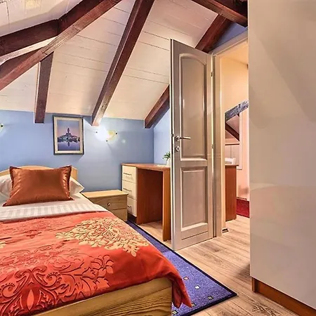 Villa Luxury Beachfront Dalmatino With Private Pool Right At The In Okrug Gornji - Ciovo Trogir