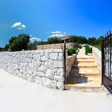 Luxury Beachfront Dalmatino With Private Pool Right At The In Okrug Gornji - Ciovo
