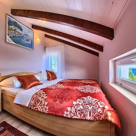 Villa Luxury Beachfront Dalmatino With Private Pool Right At The In Okrug Gornji - Ciovo *