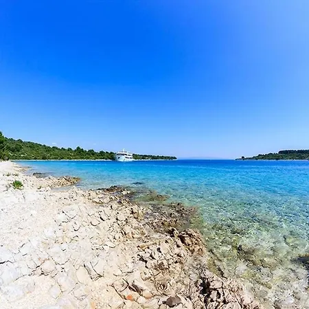 Luxury Beachfront Dalmatino With Private Pool Right At The In Okrug Gornji - Ciovo