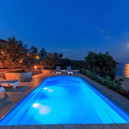 Beachfront House Dalmatino Trogir With Pool On Ciovo *