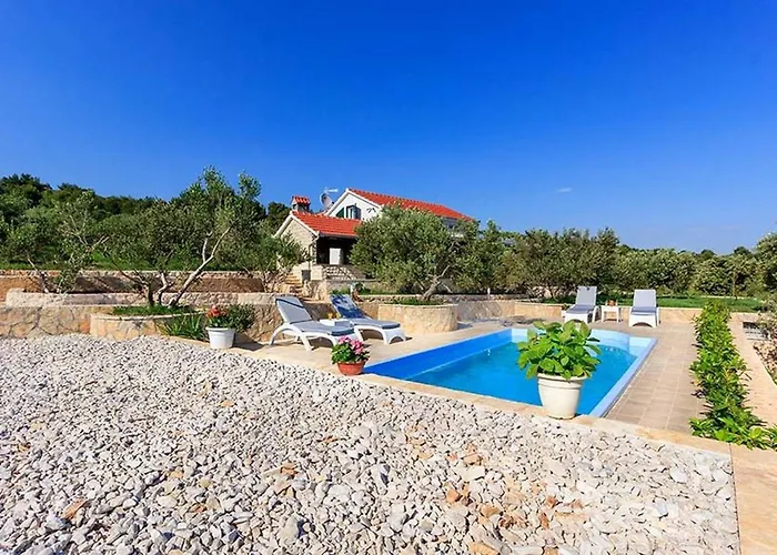 Vila Luxury Beachfront Dalmatino With Private Pool Right At The In Okrug Gornji - Ciovo