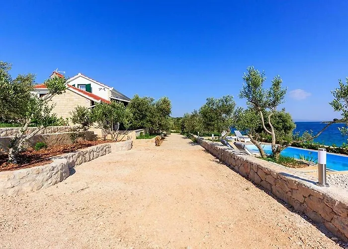 Beachfront House Dalmatino Trogir With Pool On Ciovo *