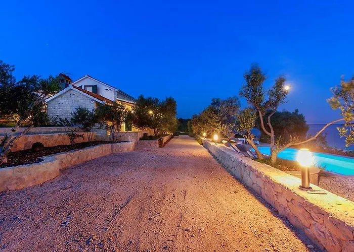 Beachfront House Dalmatino Trogir With Pool On Ciovo *