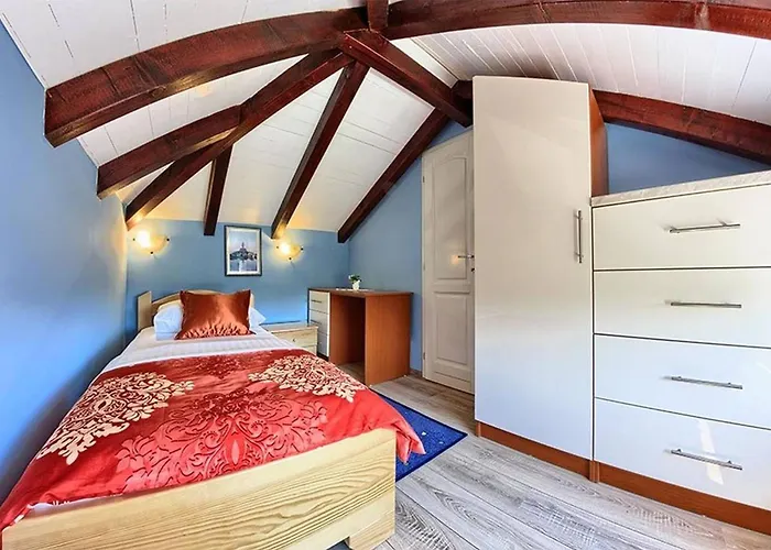 빌라 Beachfront House Dalmatino Trogir With Pool On Ciovo 트로기르