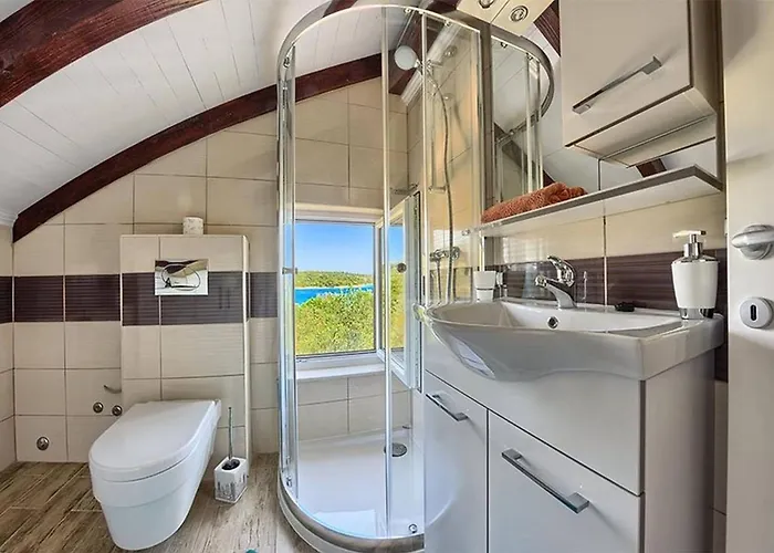 빌라 Beachfront House Dalmatino Trogir With Pool On Ciovo 트로기르