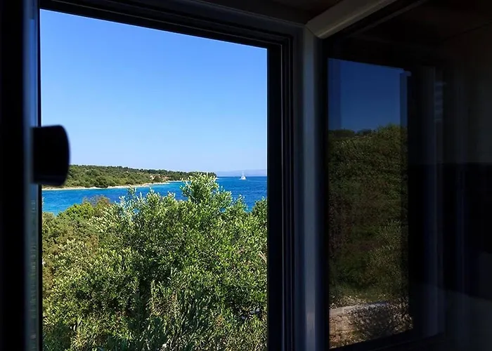 Beachfront House Dalmatino Trogir With Pool On Ciovo *