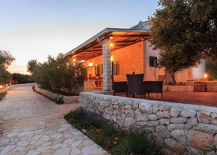 Beachfront House Dalmatino Trogir With Pool On Ciovo *