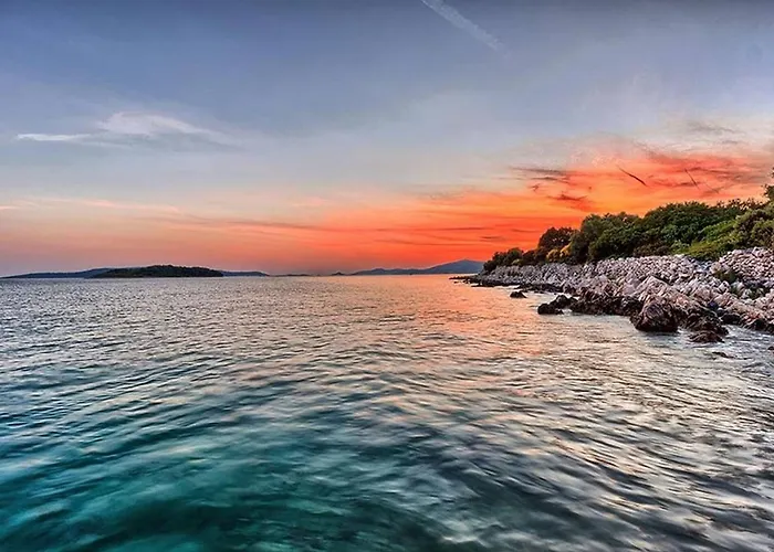 Beachfront House Dalmatino Trogir With Pool On Ciovo * 트로기르