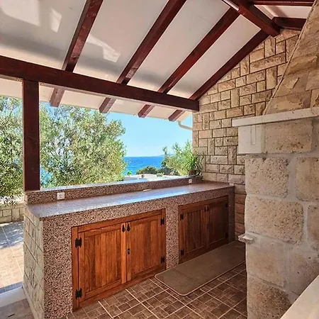 Vila Luxury Beachfront Dalmatino: Private Pool Retreat In