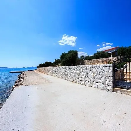 Luxury Beachfront Dalmatino: Private Pool Retreat In Trogir