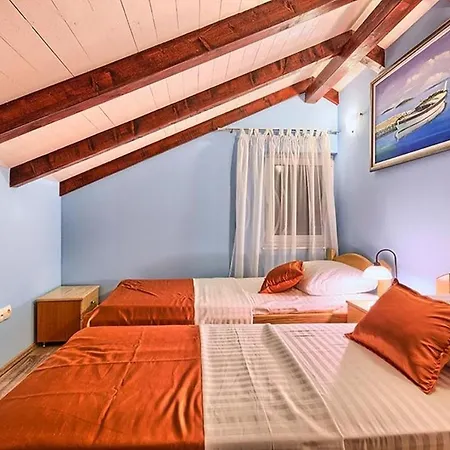 Luxury Beachfront Dalmatino: Private Pool Retreat In * Trogir