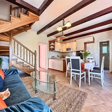 Luxury Beachfront Dalmatino With Private Pool Right At The In Okrug Gornji - Ciovo Villa Trogir