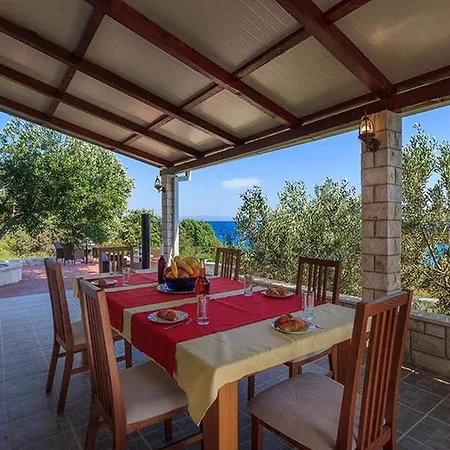 Willa Beachfront House Dalmatino With Pool On Ciovo Trogir