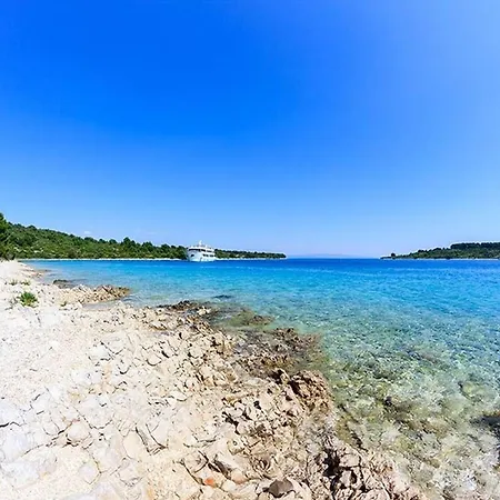 Beachfront House Dalmatino With Pool On Ciovo