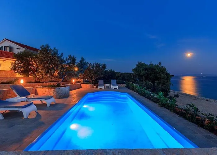 Luxury Beachfront Dalmatino With Private Pool Right At The In Okrug Gornji - Ciovo *