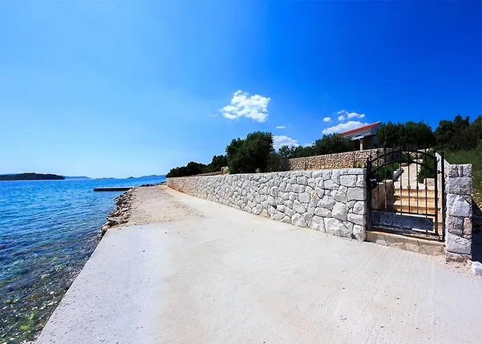 Luxury Beachfront Dalmatino With Private Pool Right At The In Okrug Gornji - Ciovo * Trogir