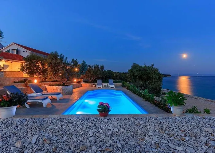 Luxury Beachfront Dalmatino With Private Pool Right At The In Okrug Gornji - Ciovo Villa *