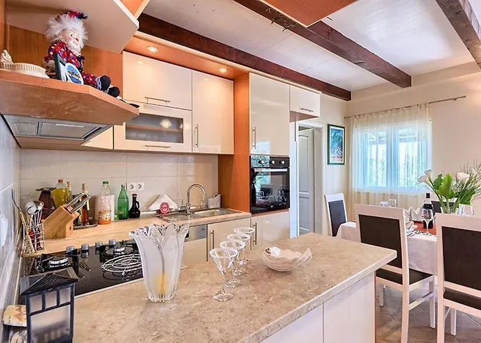 Luxury Beachfront Dalmatino With Private Pool Right At The In Okrug Gornji - Ciovo Villa *