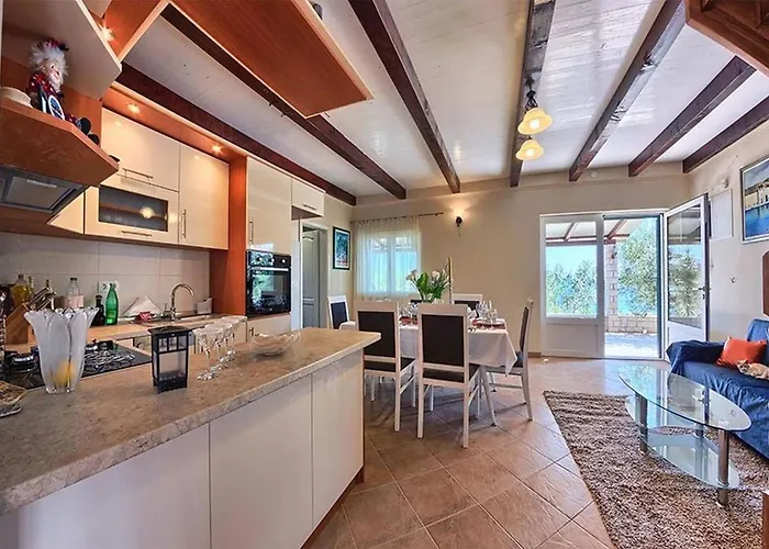 Luxury Beachfront Dalmatino With Private Pool Right At The In Okrug Gornji - Ciovo Trogir