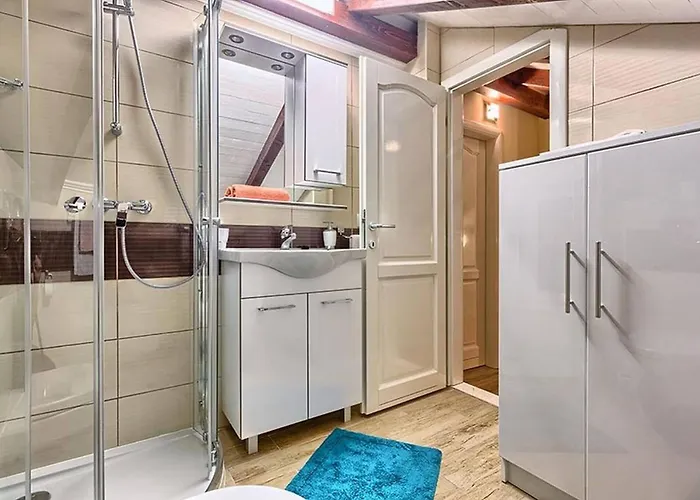 Villa Luxury Beachfront Dalmatino With Private Pool Right At The In Okrug Gornji - Ciovo *