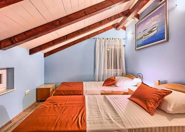 Luxury Beachfront Dalmatino With Private Pool Right At The In Okrug Gornji - Ciovo Villa