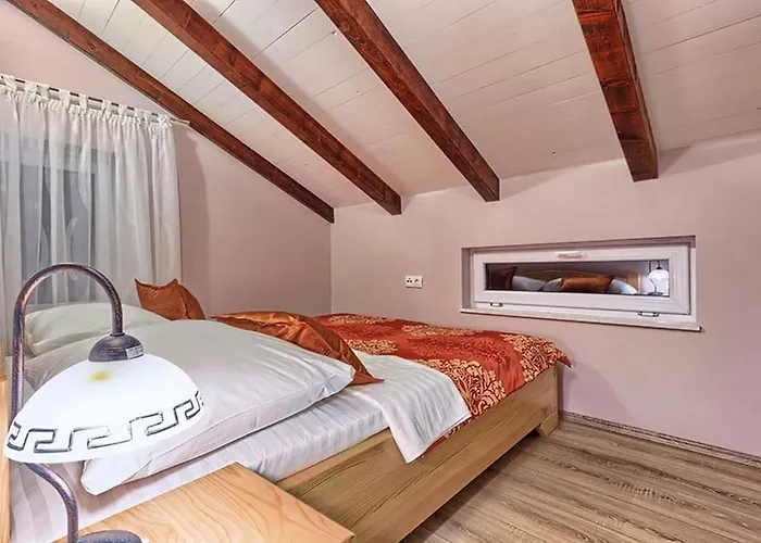 Luxury Beachfront Dalmatino With Private Pool Right At The In Okrug Gornji - Ciovo