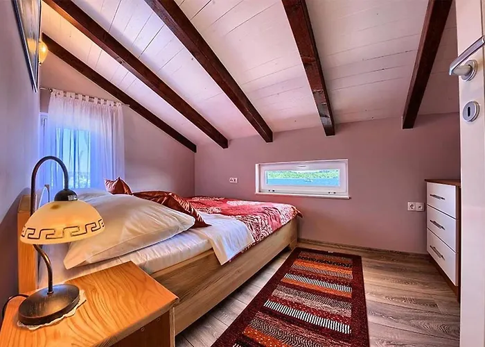 Luxury Beachfront Dalmatino With Private Pool Right At The In Okrug Gornji - Ciovo * Trogir