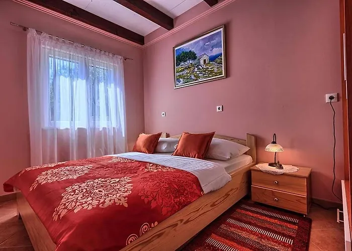 Luxury Beachfront Dalmatino With Private Pool Right At The In Okrug Gornji - Ciovo