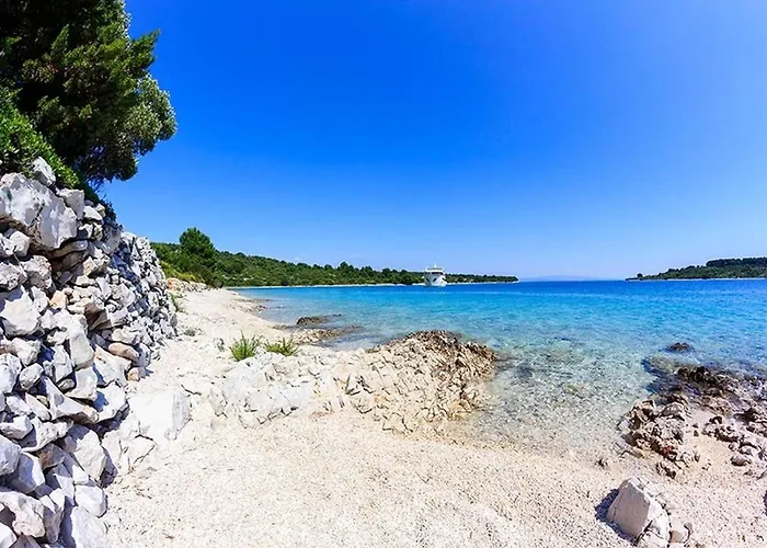 Villa Luxury Beachfront Dalmatino With Private Pool Right At The In Okrug Gornji - Ciovo