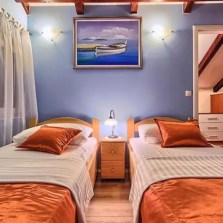 Luxury Beachfront Dalmatino With Private Pool Right At The In Okrug Gornji - Ciovo Trogir