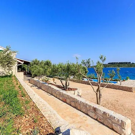 Luxury Beachfront Dalmatino: Private Pool Retreat In Villa *